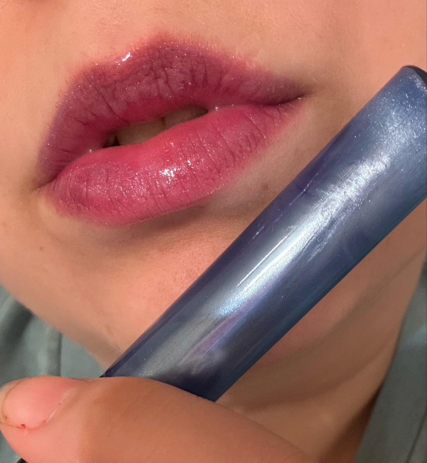 Nourishing Lip Oils – Illuminate, Hydrate & Revitalize
