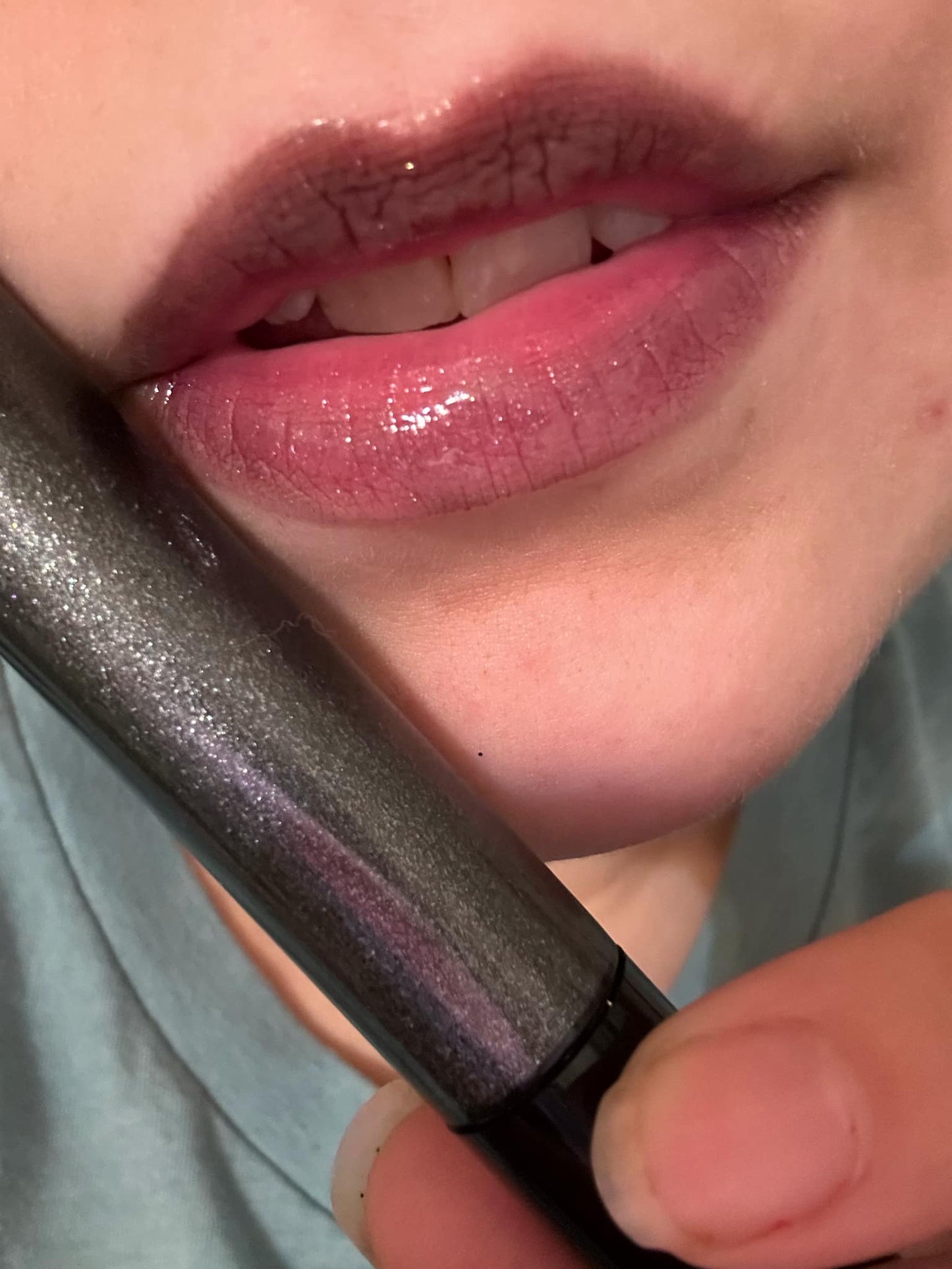 Nourishing Lip Oils – Illuminate, Hydrate & Revitalize