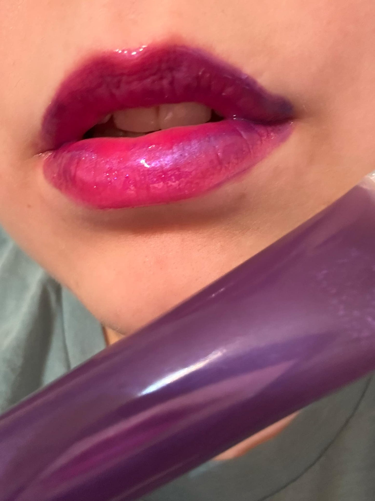Nourishing Lip Oils – Illuminate, Hydrate & Revitalize